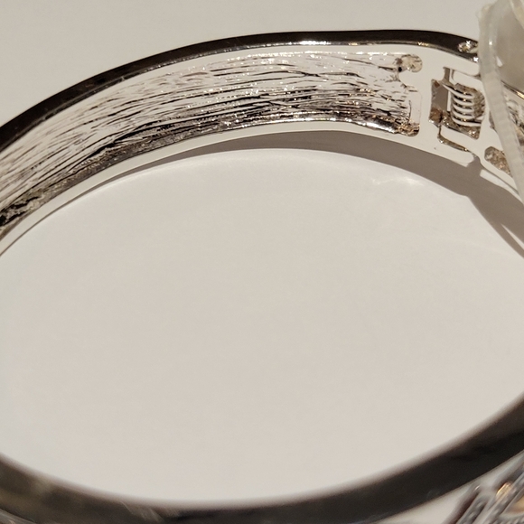 Mixit Heritage Fish Bangle - Picture 4 of 7